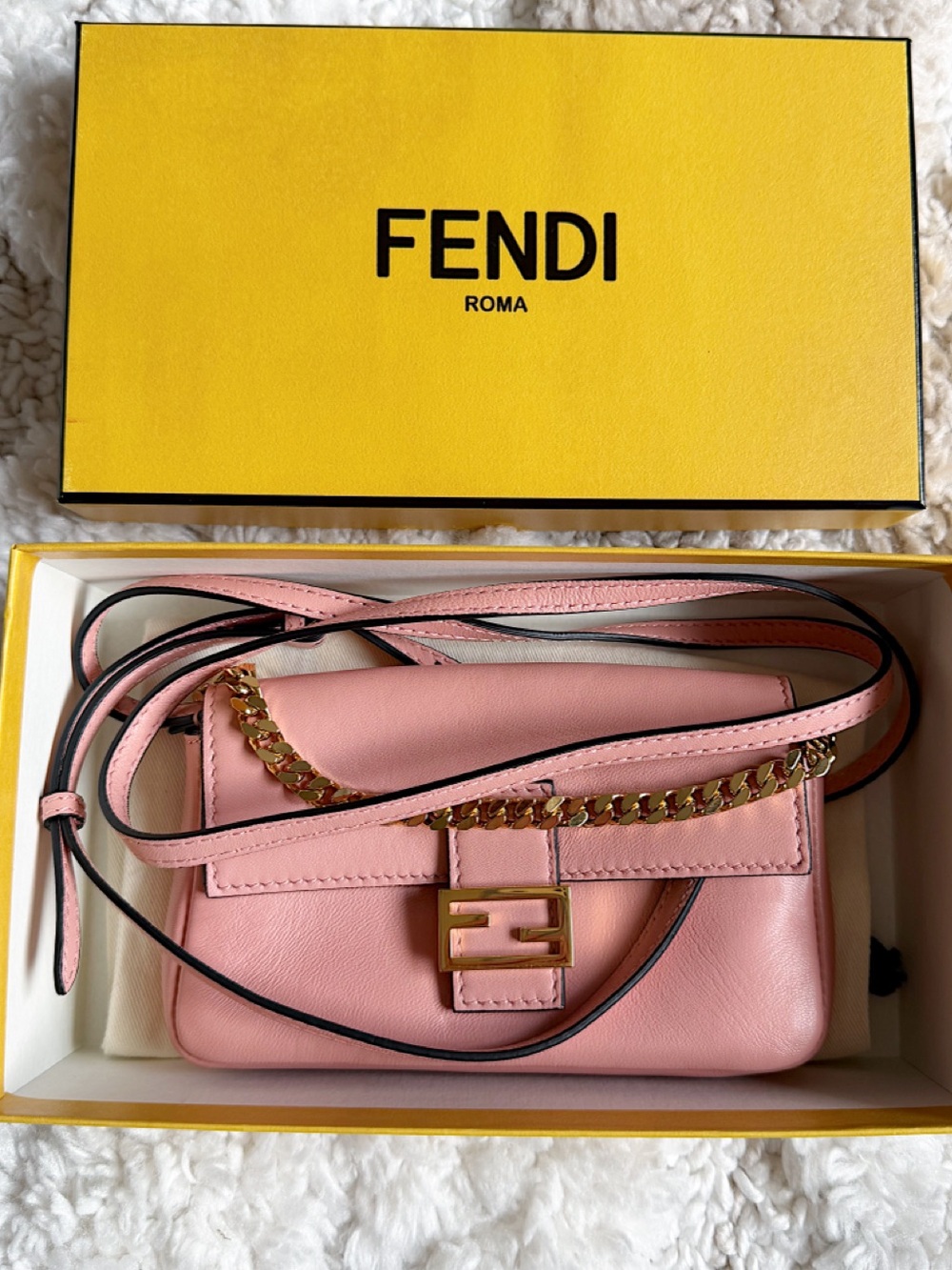 FENDI mini baguette FF pink leather logo crossbody bag with chain + box - Picture 15 of 15